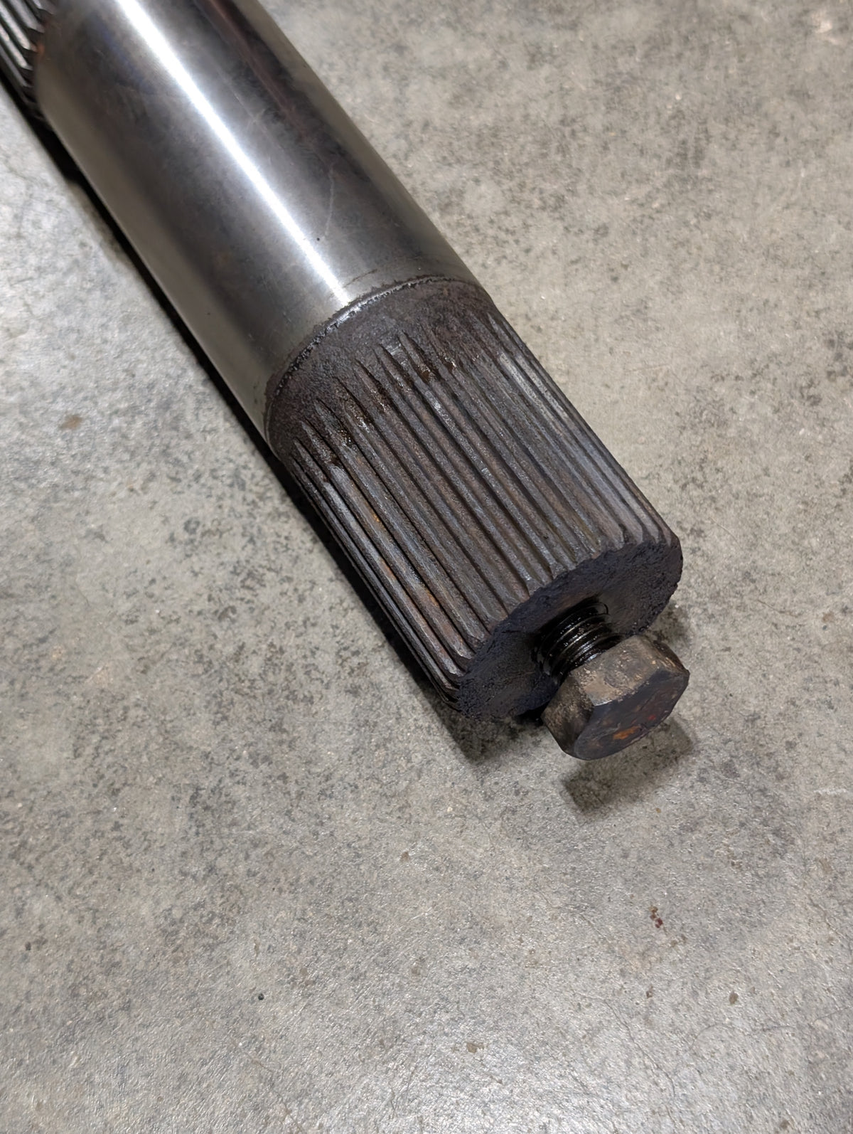 Rockshaft IH International 389971R1 USED