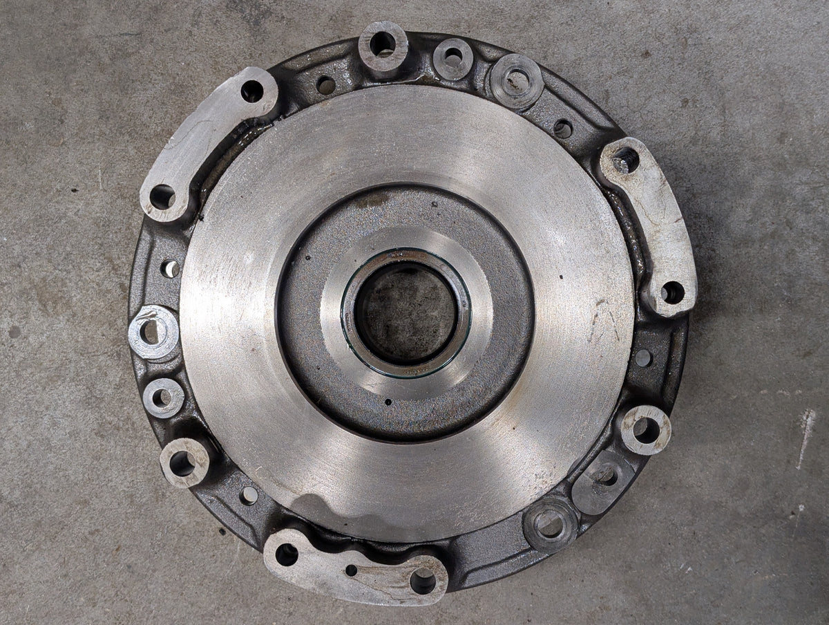 Left Differential Retainer IH International 137756C2 USED