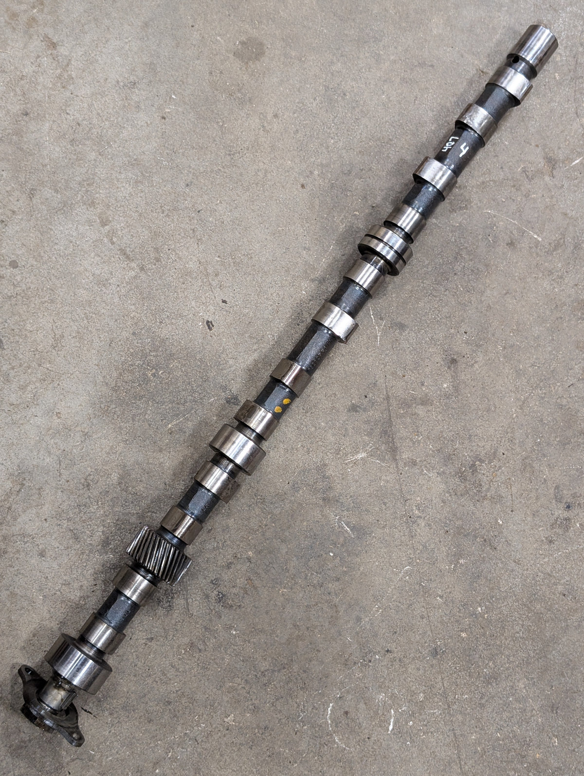 Camshaft IH International 670349C1 332107R1 USED