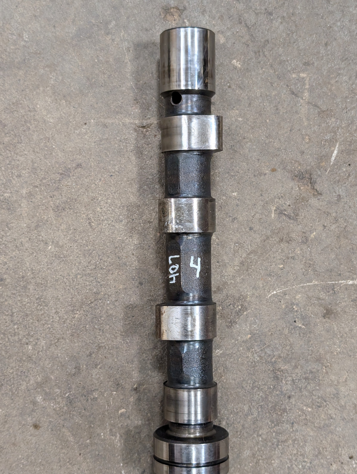 Camshaft IH International 670349C1 332107R1 USED