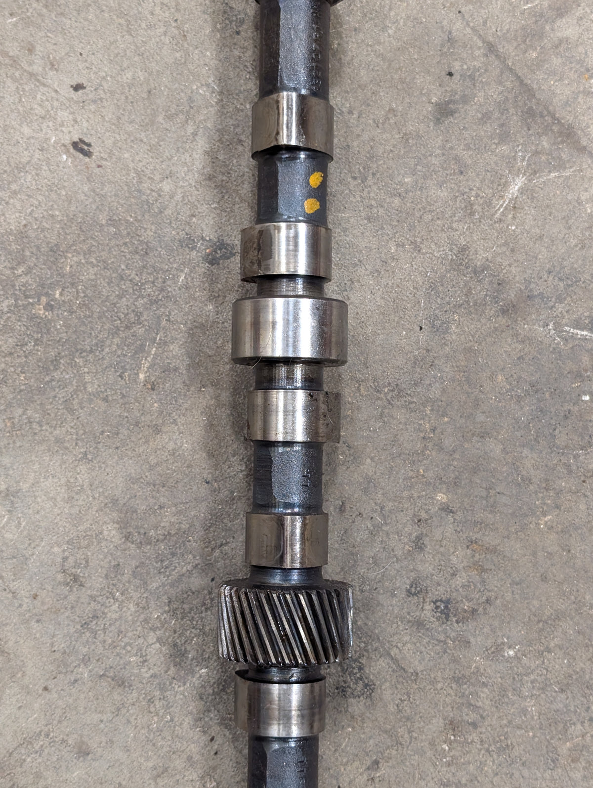 Camshaft IH International 670349C1 332107R1 USED