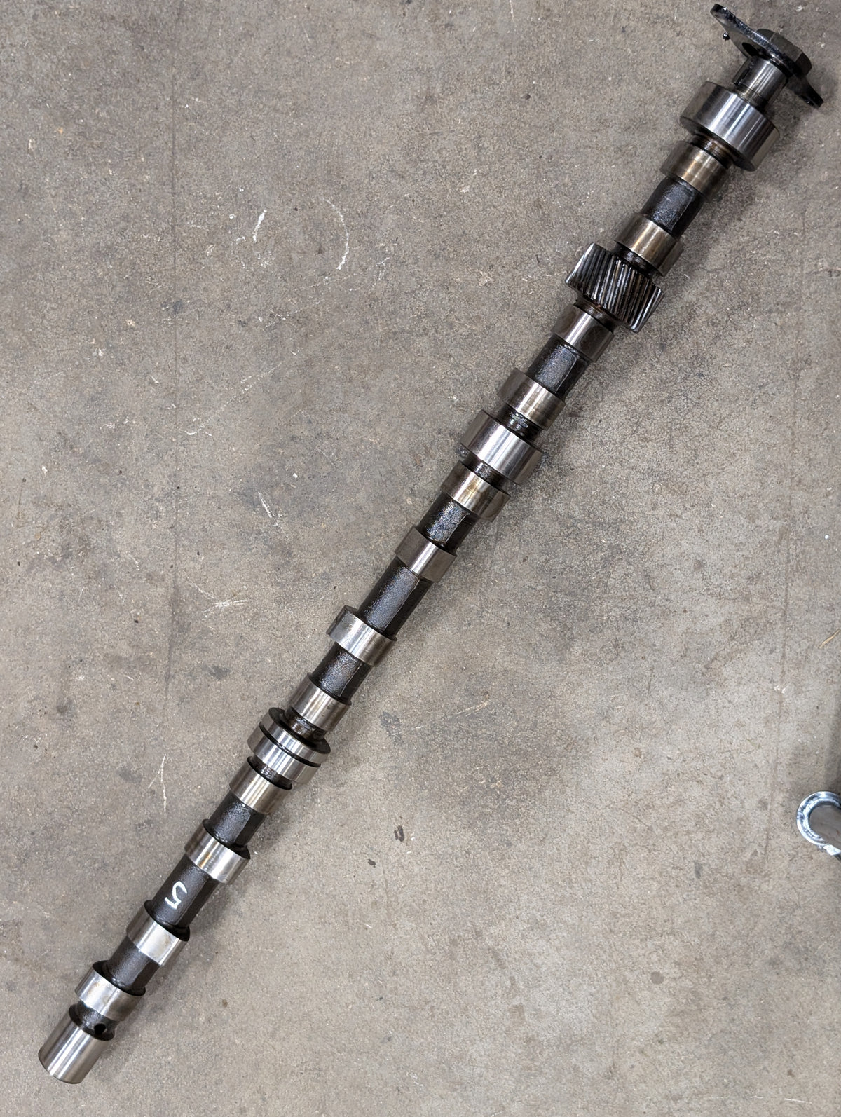 Camshaft IH International 670349C1 332107R1 USED