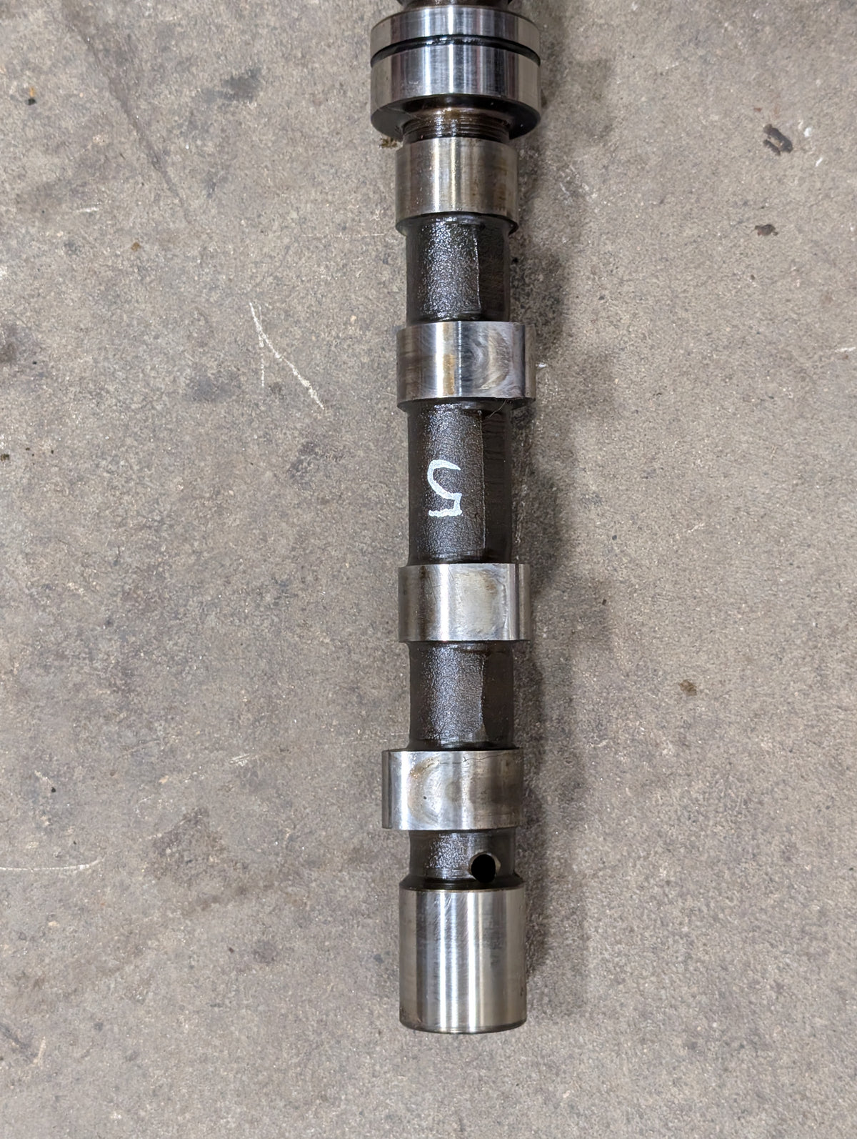 Camshaft IH International 670349C1 332107R1 USED