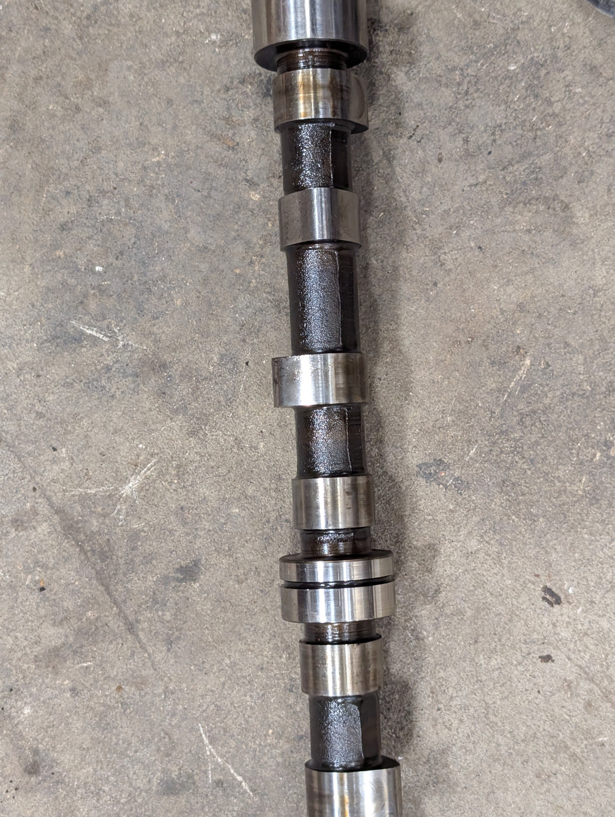 Camshaft IH International 670349C1 332107R1 USED
