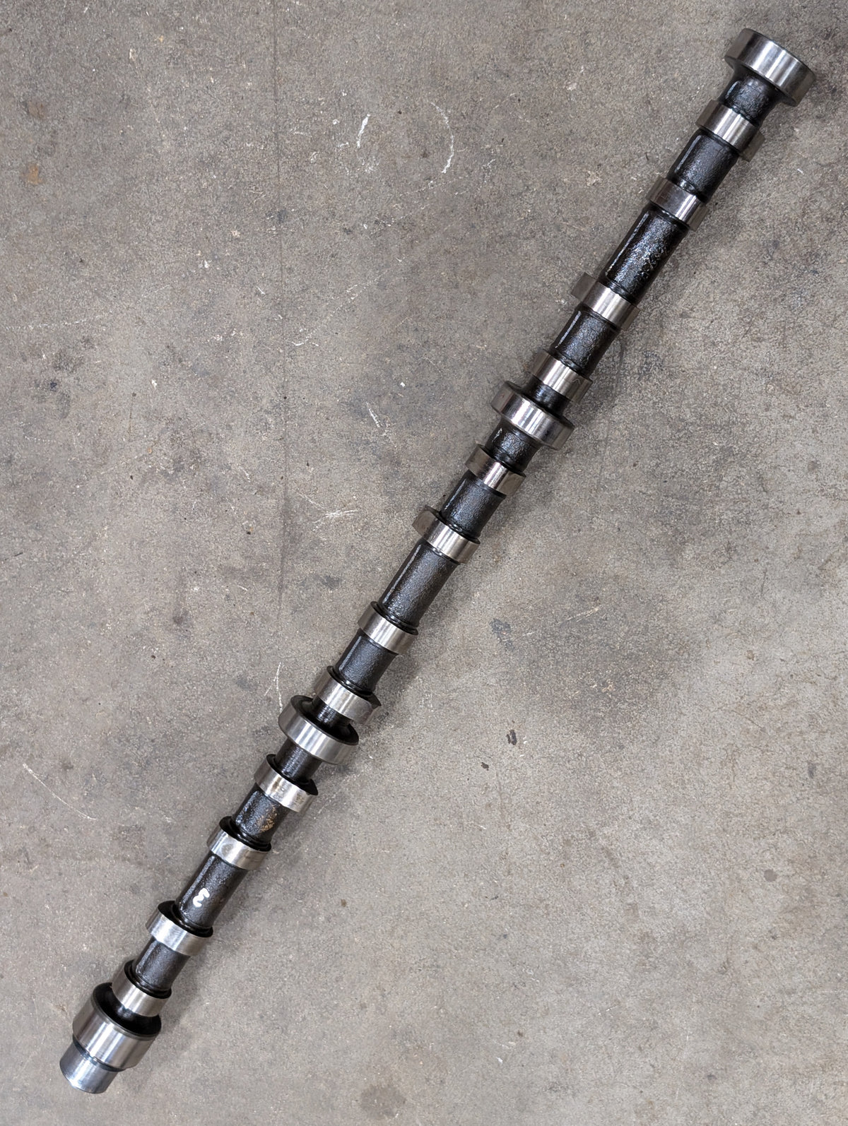 Camshaft IH International 1802338C91 675504C1 USED