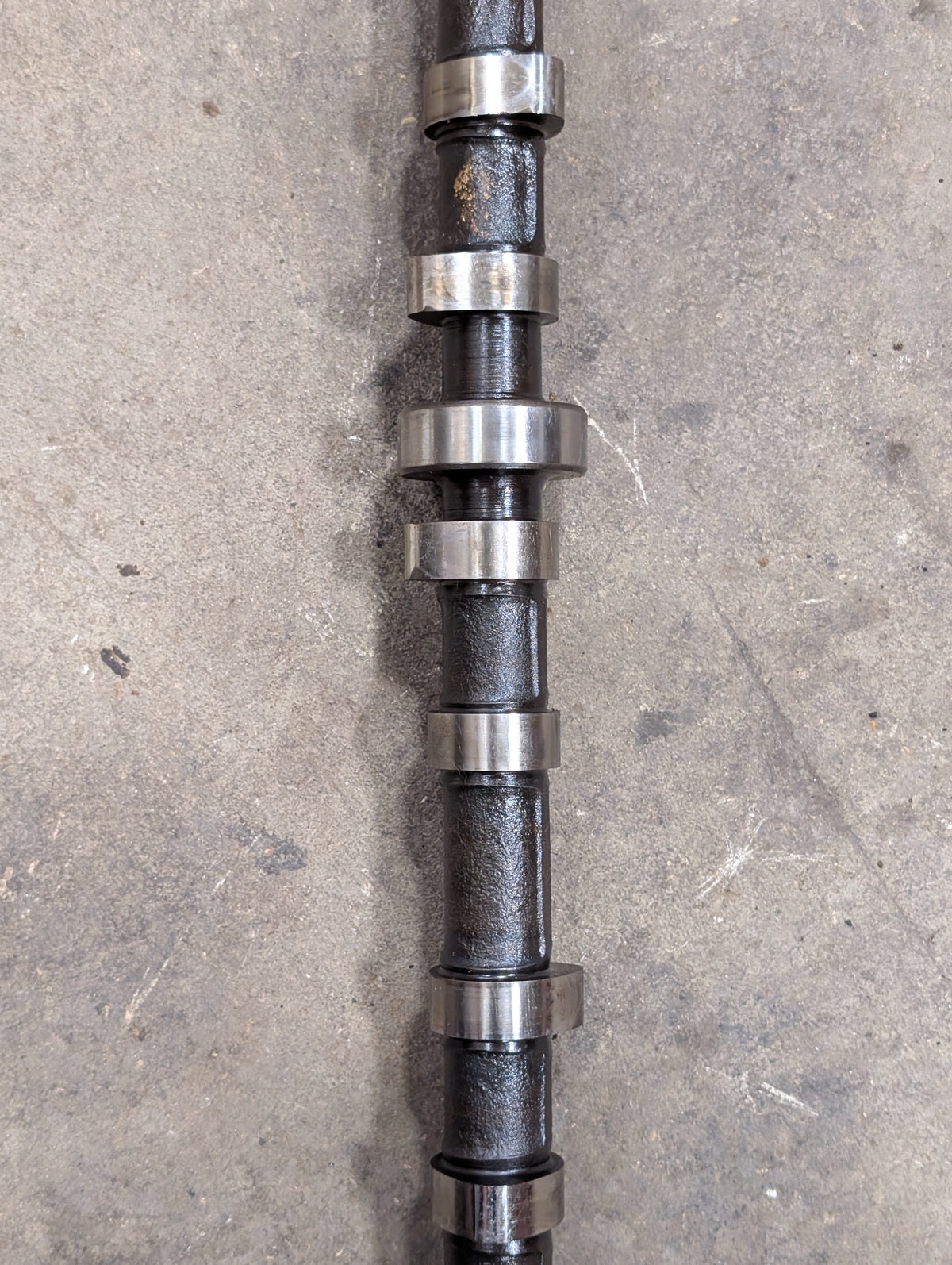 Camshaft IH International 1802338C91 675504C1 USED