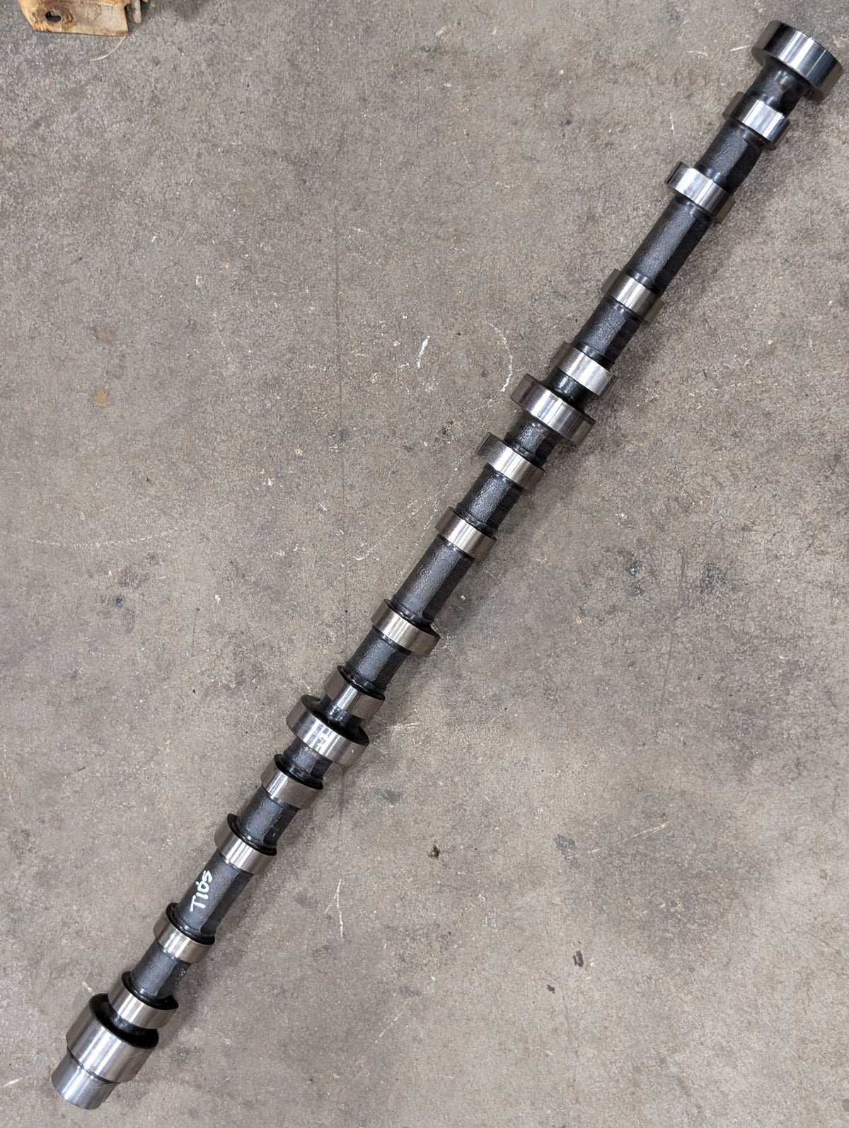 Camshaft IH International 1802338C91 675504C1 USED