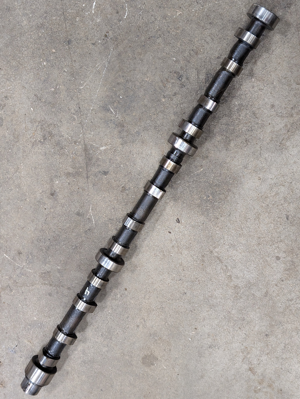 Camshaft IH International 1802338C91 675504C1 USED