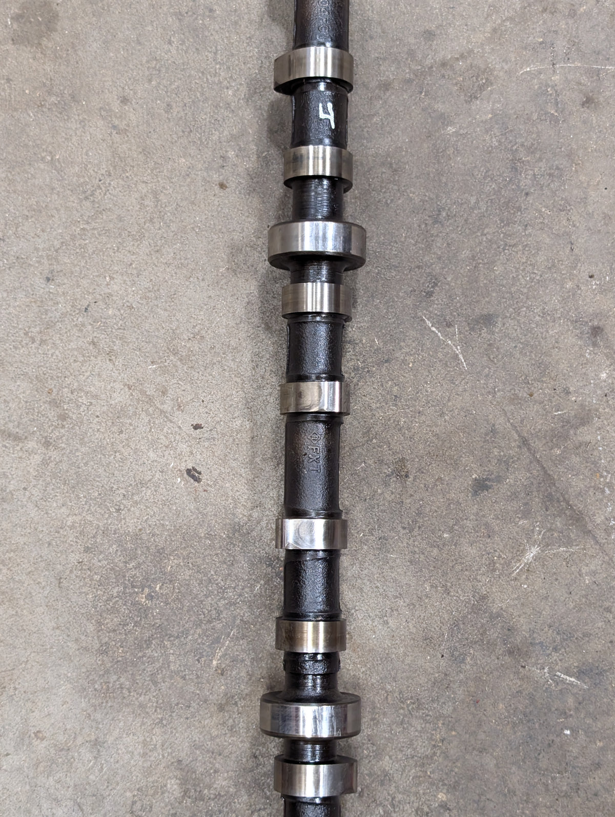 Camshaft IH International 1802338C91 675504C1 USED