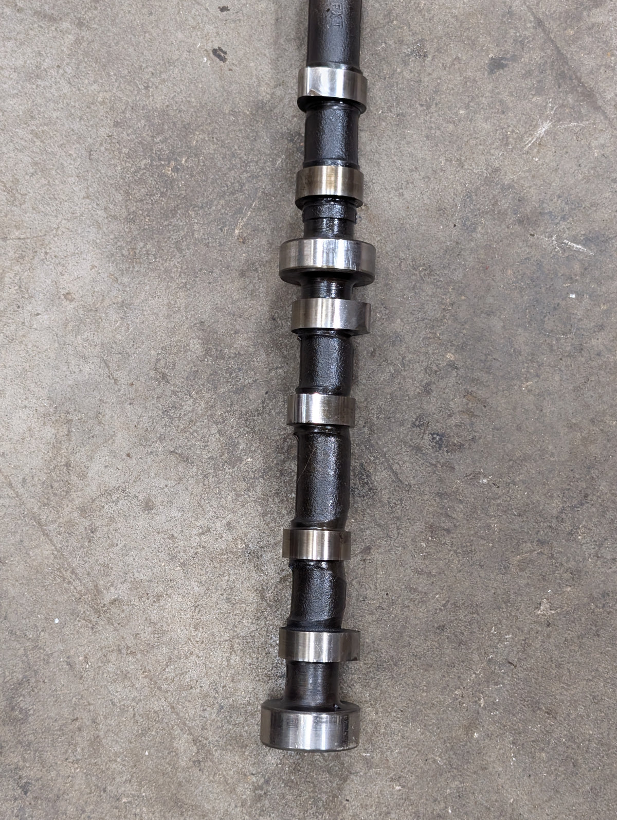 Camshaft IH International 1802338C91 675504C1 USED