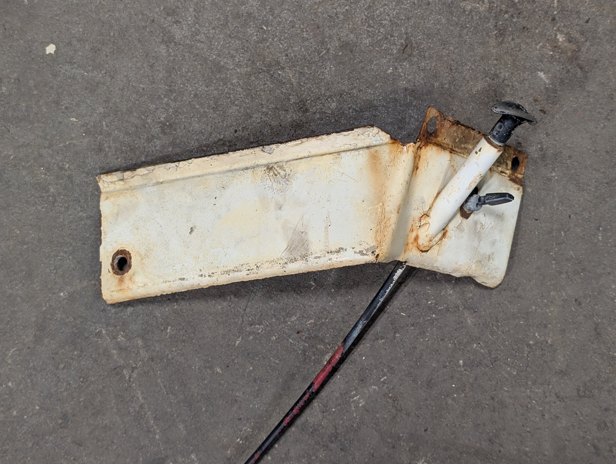 Left Steering Support Housing IH International 530326R1 530332R1 USED