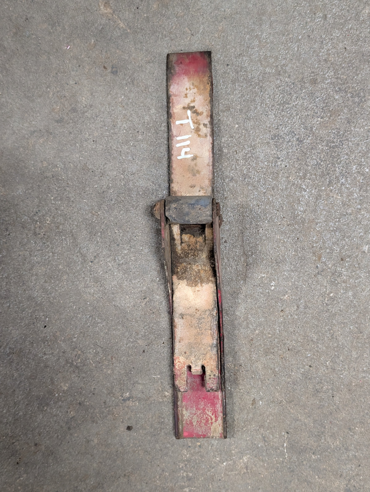 Air Cleaner Latch IH International 71913C1 USED