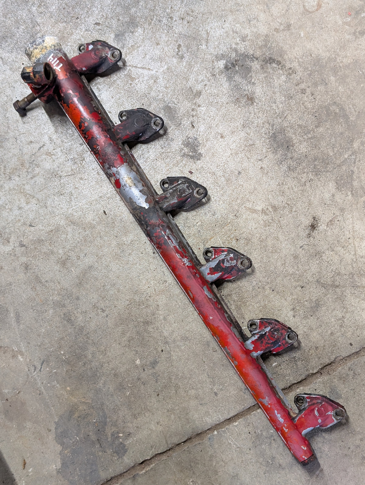 Water Collecting Manifold IH International 3132435R1 USED