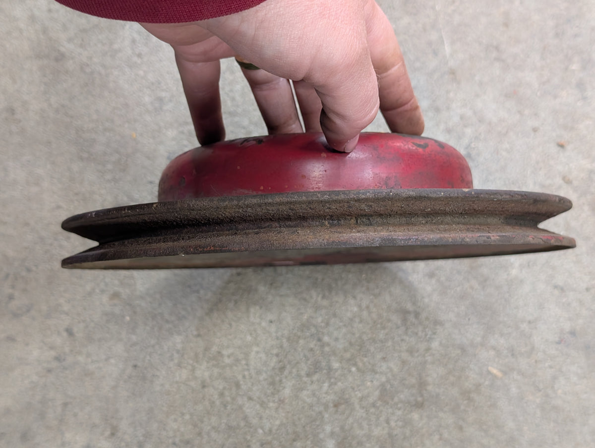 Water Pump Pulley IH International 3055718R1 USED