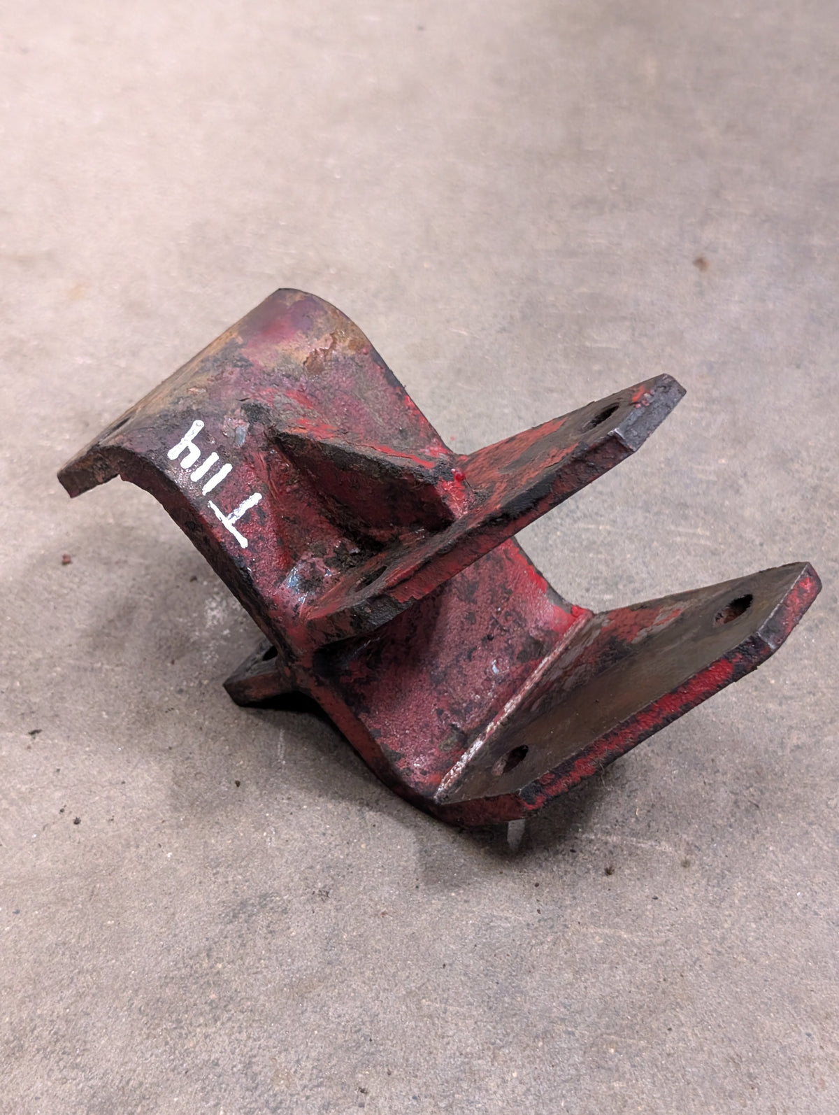 Alternator Bracket IH International 3139173R91 3132268R12 USED