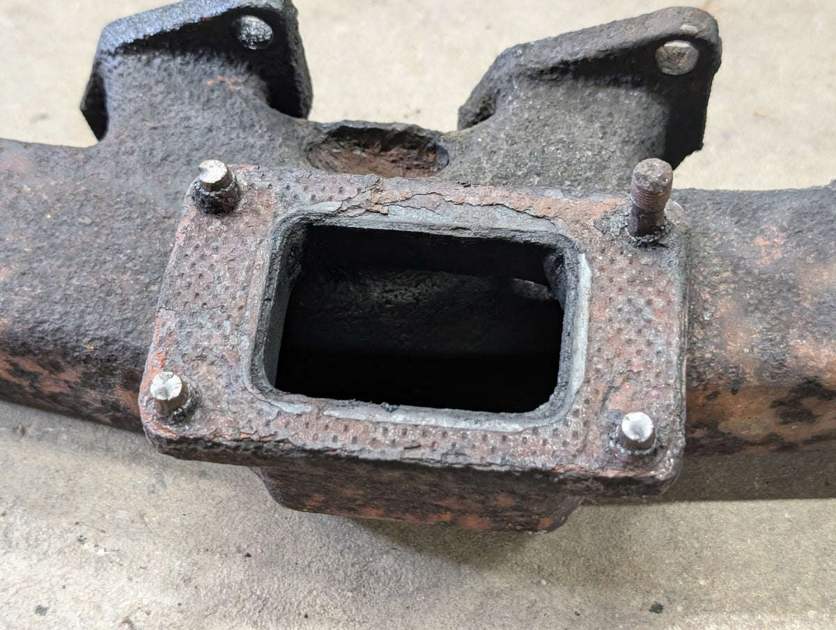 Exhaust Manifold IH International 3055944R12 USED