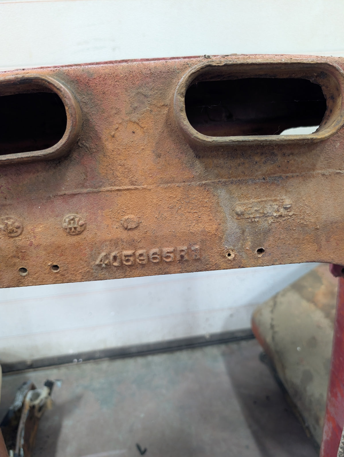 Radiator Support IH International 405965R1 USED