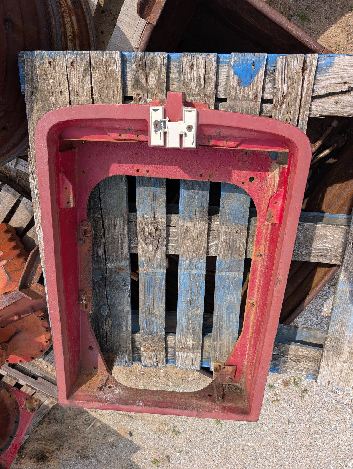 Radiator Support IH International 405965R1 USED