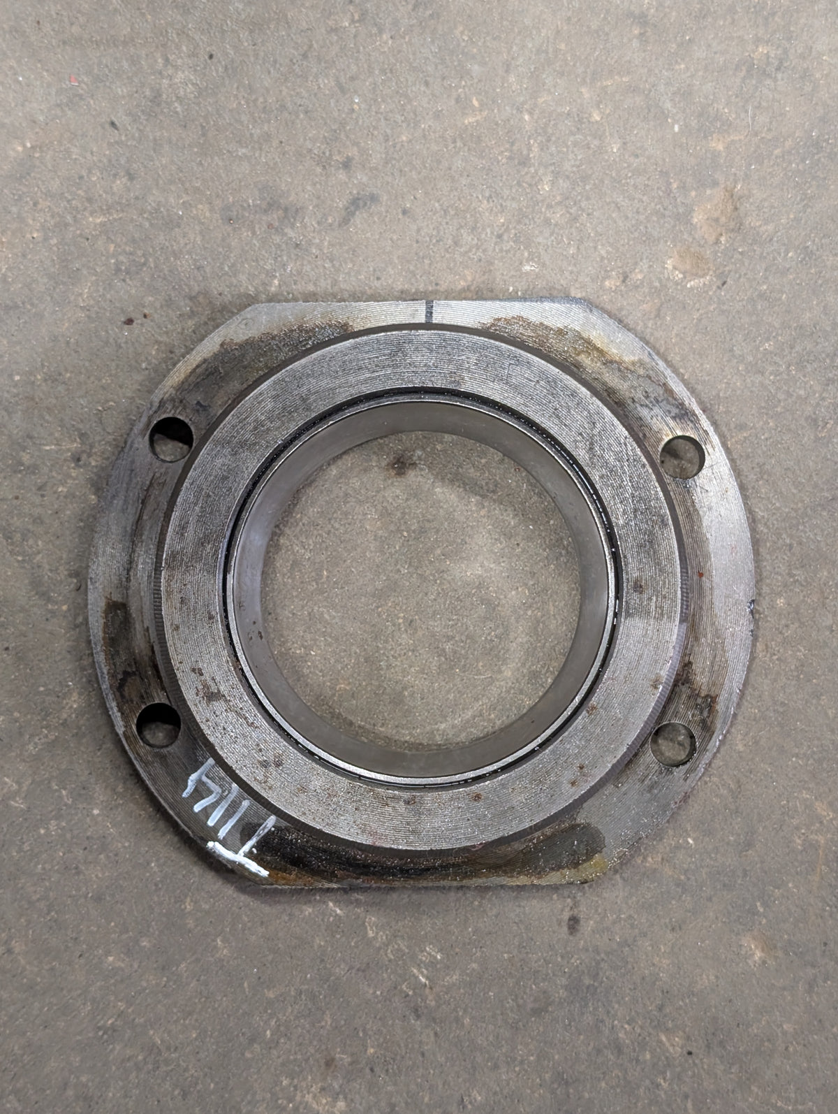 Front Bearing Cage IH International 528682R1 USED