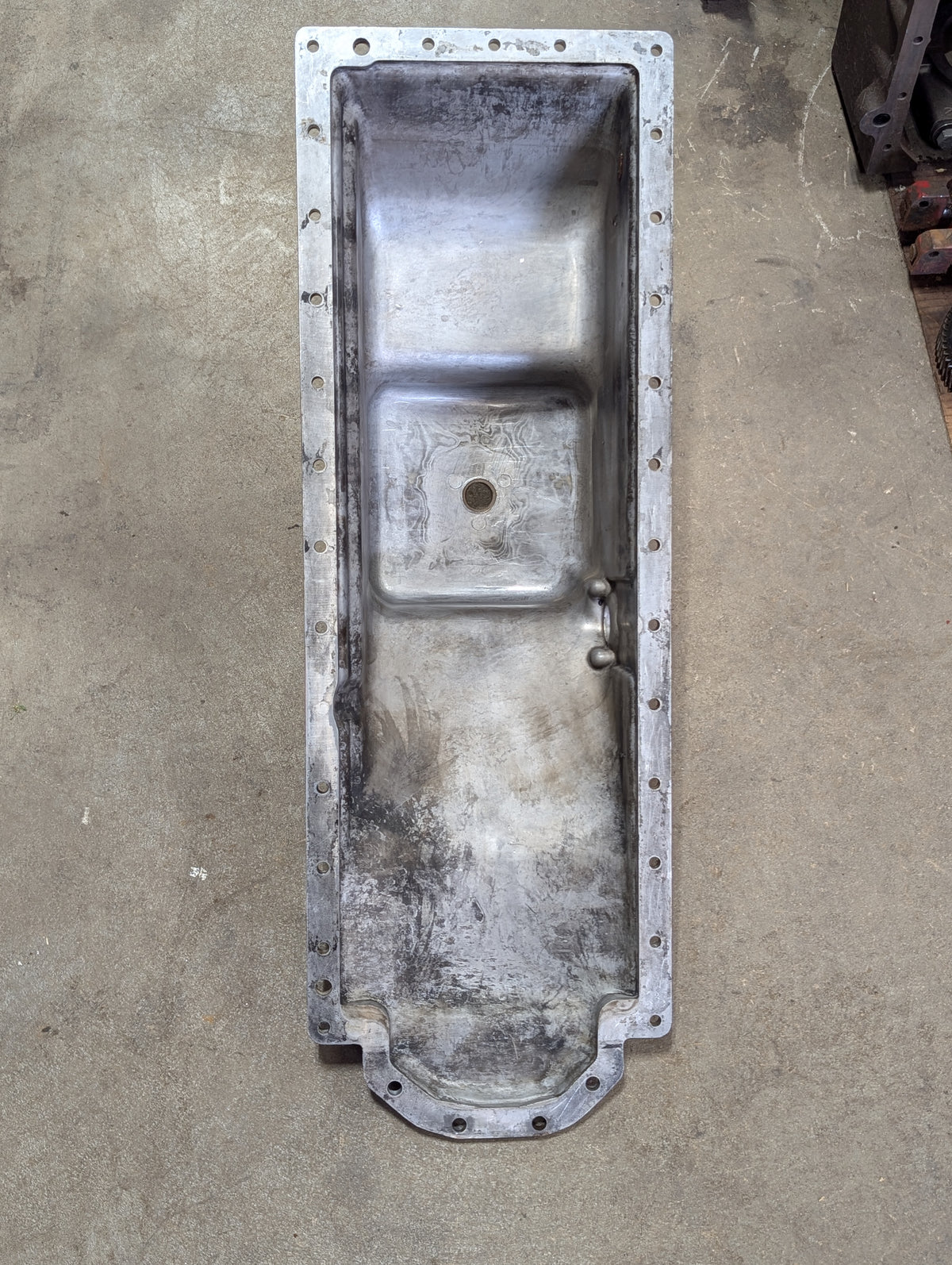 Engine Oil Pan IH International 3056598R1 USED