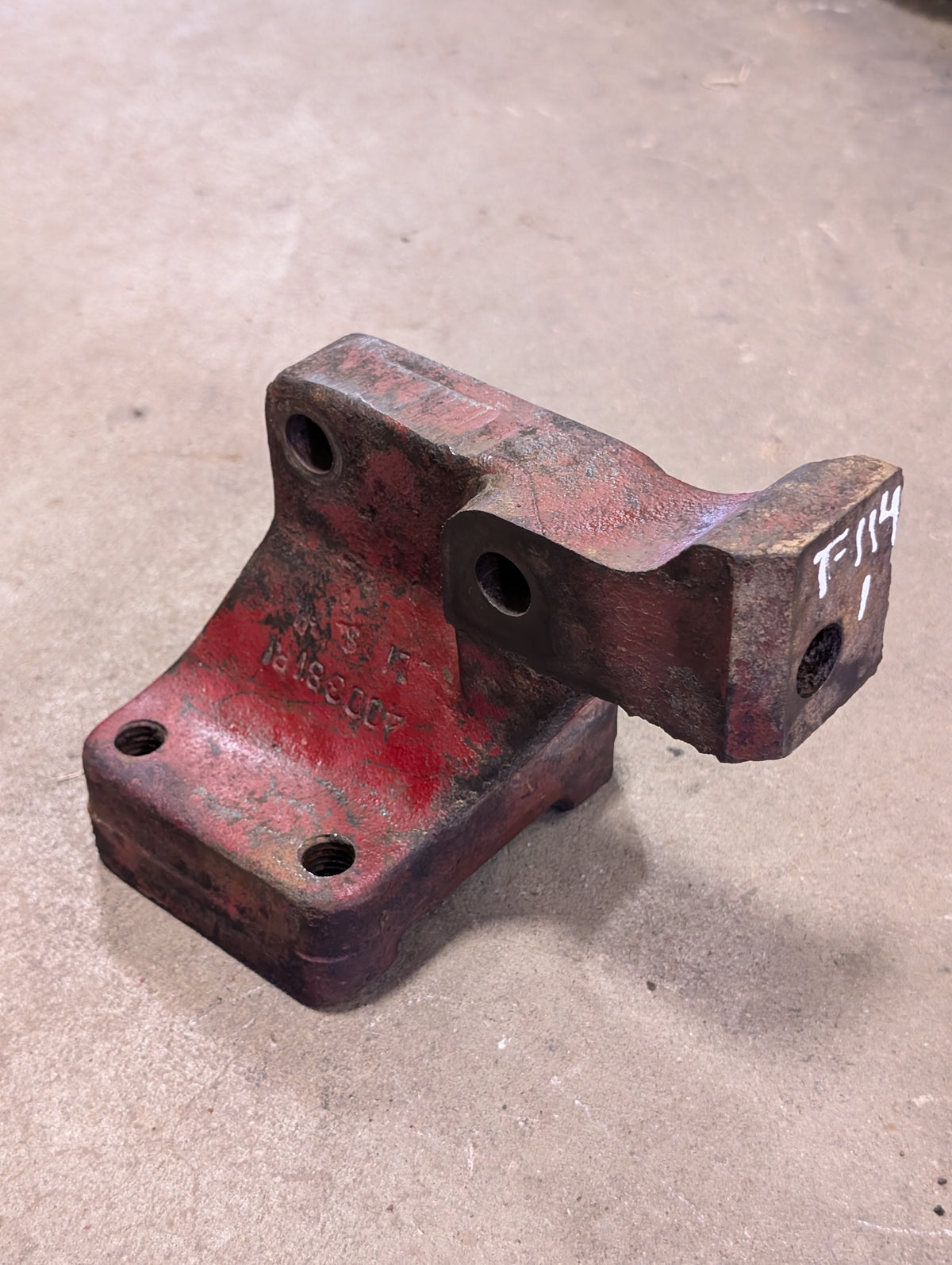 Front Right Engine Support IH International 400381R1 USED