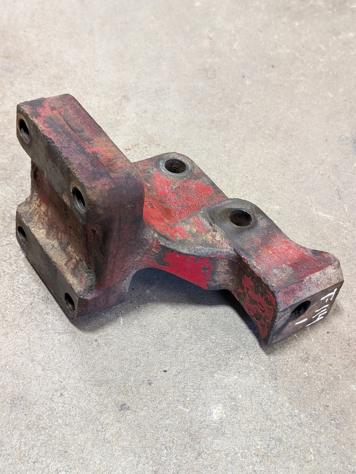 Front Right Engine Support IH International 400381R1 USED