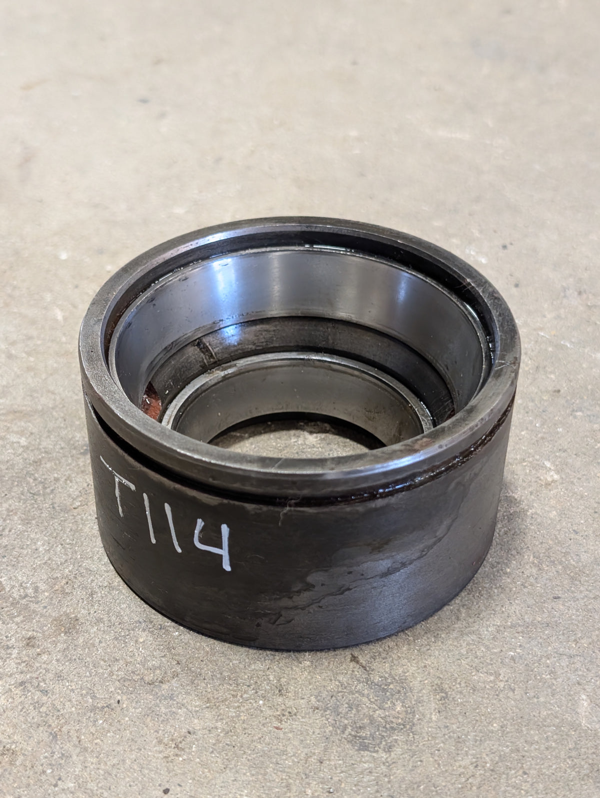 Rear Countershaft Bearing Cage IH International 528695R1 USED