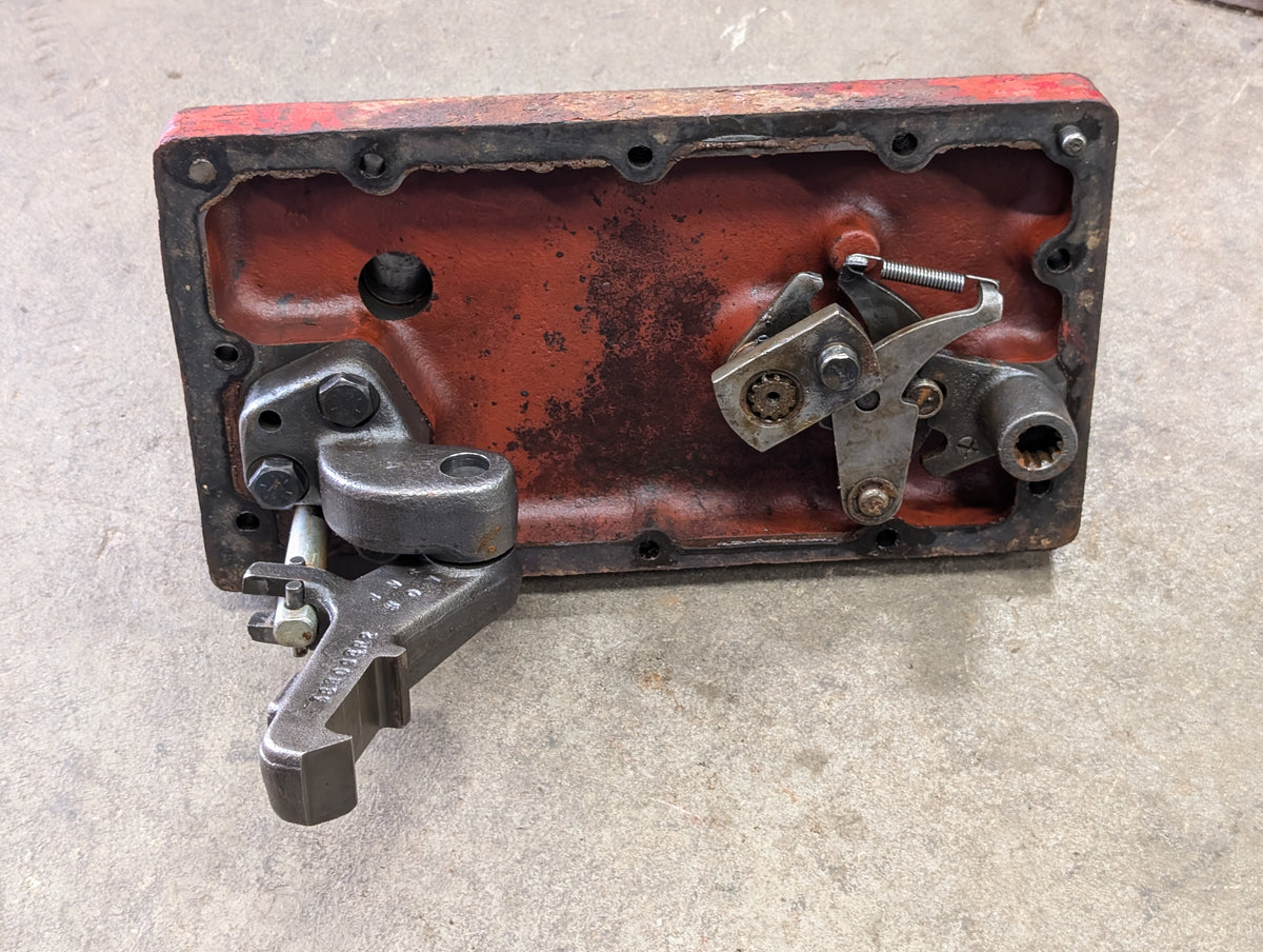 Range Cover & Shifting Assembly IH International 398298R41 USED