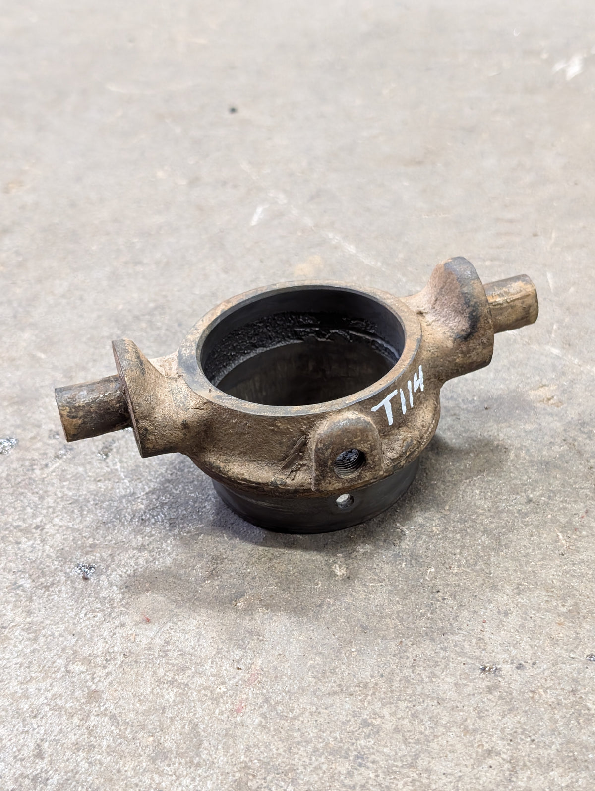 Clutch Bearing Carrier IH International 380109R1 USED