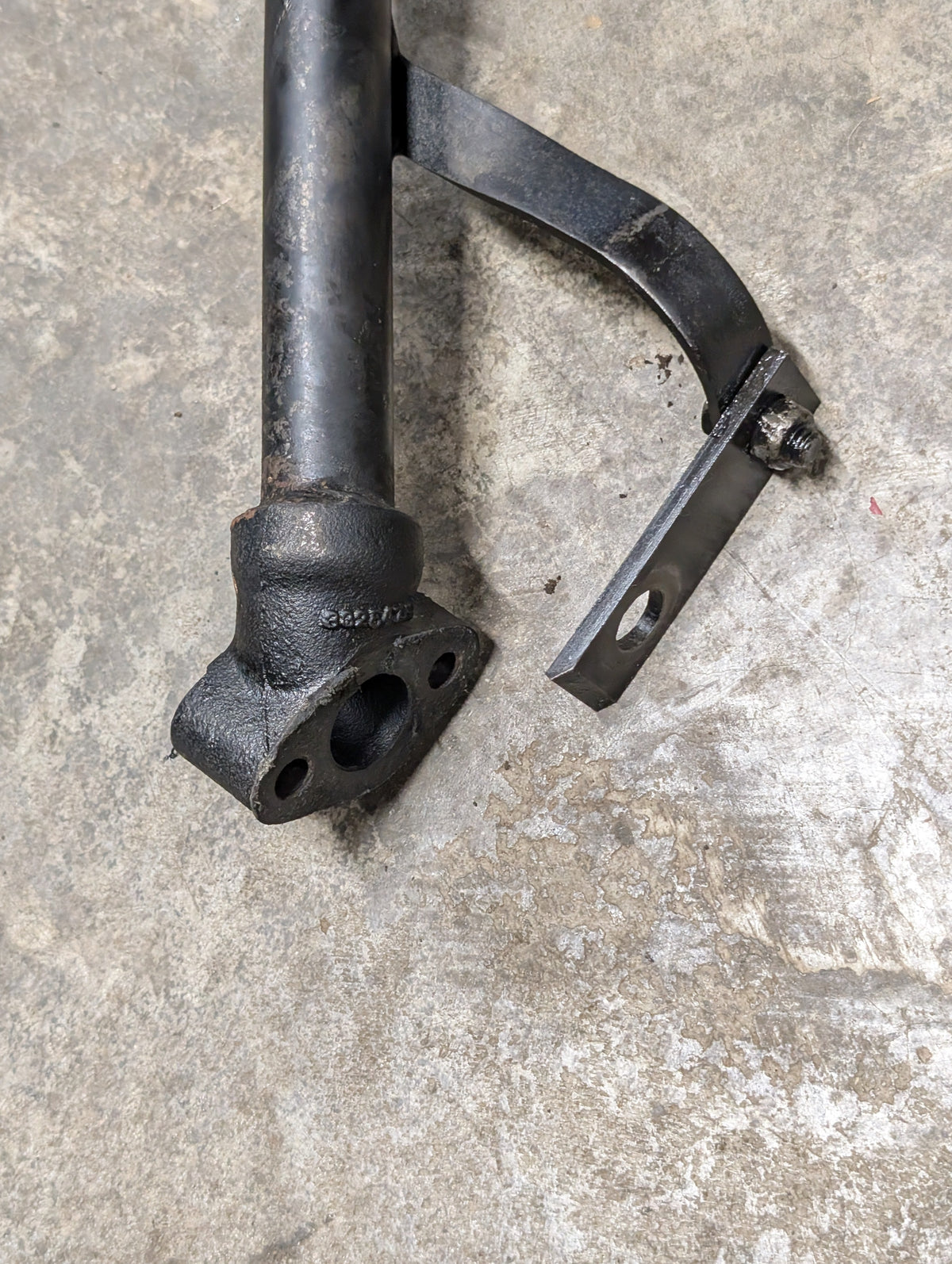 Oil Pump Inlet Tube IH International 332545R91 USED