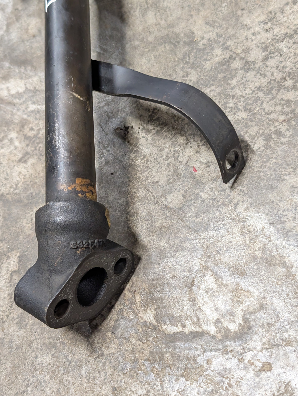 Oil Pump Inlet Tube IH International 332545R91 USED