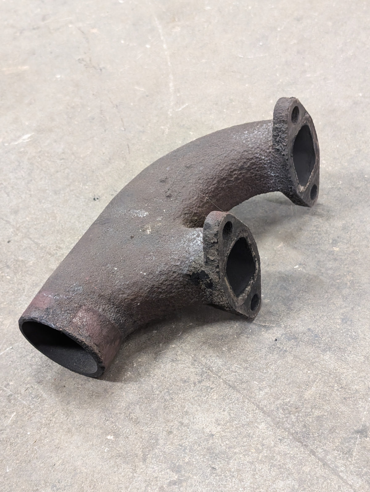 Front/Rear Manifold IH International 326521R1 USED