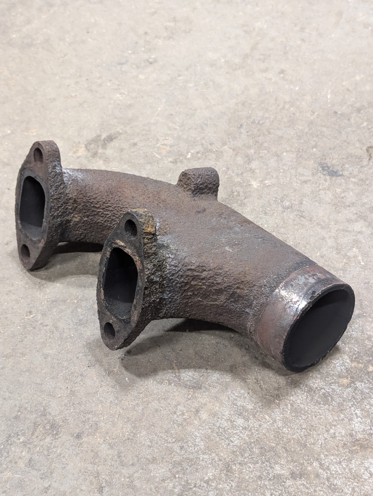Front/Rear Manifold IH International 326521R1 USED