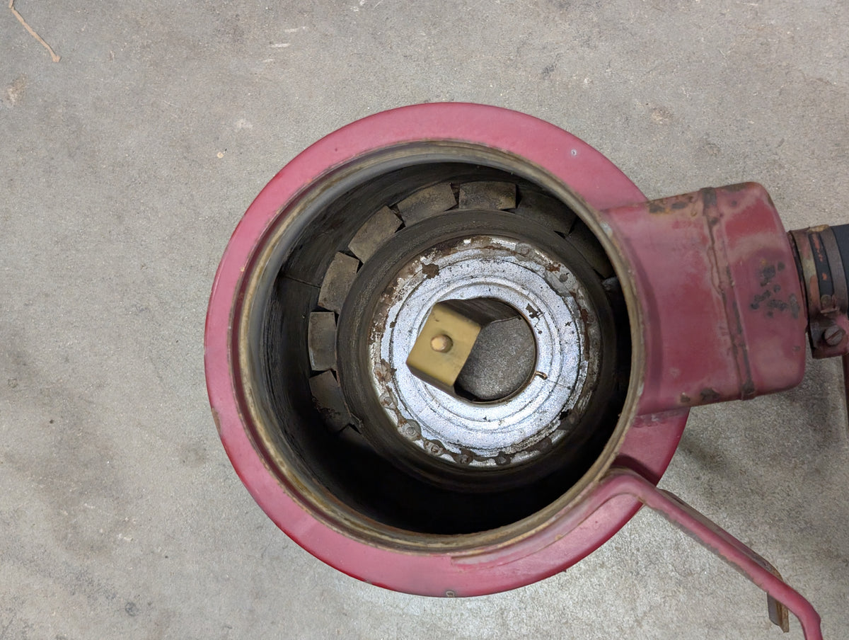 Air Cleaner Assembly IH International 381423R93 USED