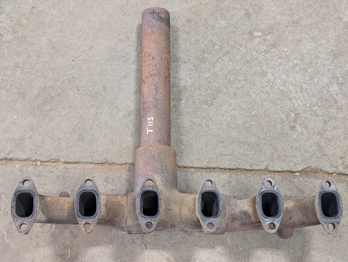 Exhaust Manifold Assembly IH International 326521R1 326699R1 USED