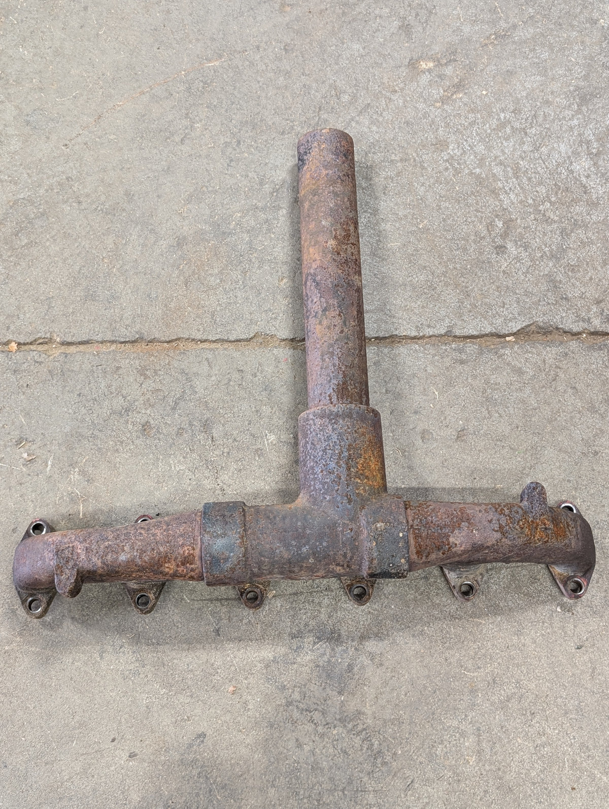 Exhaust Manifold Assembly IH International 326521R1 326699R1 USED