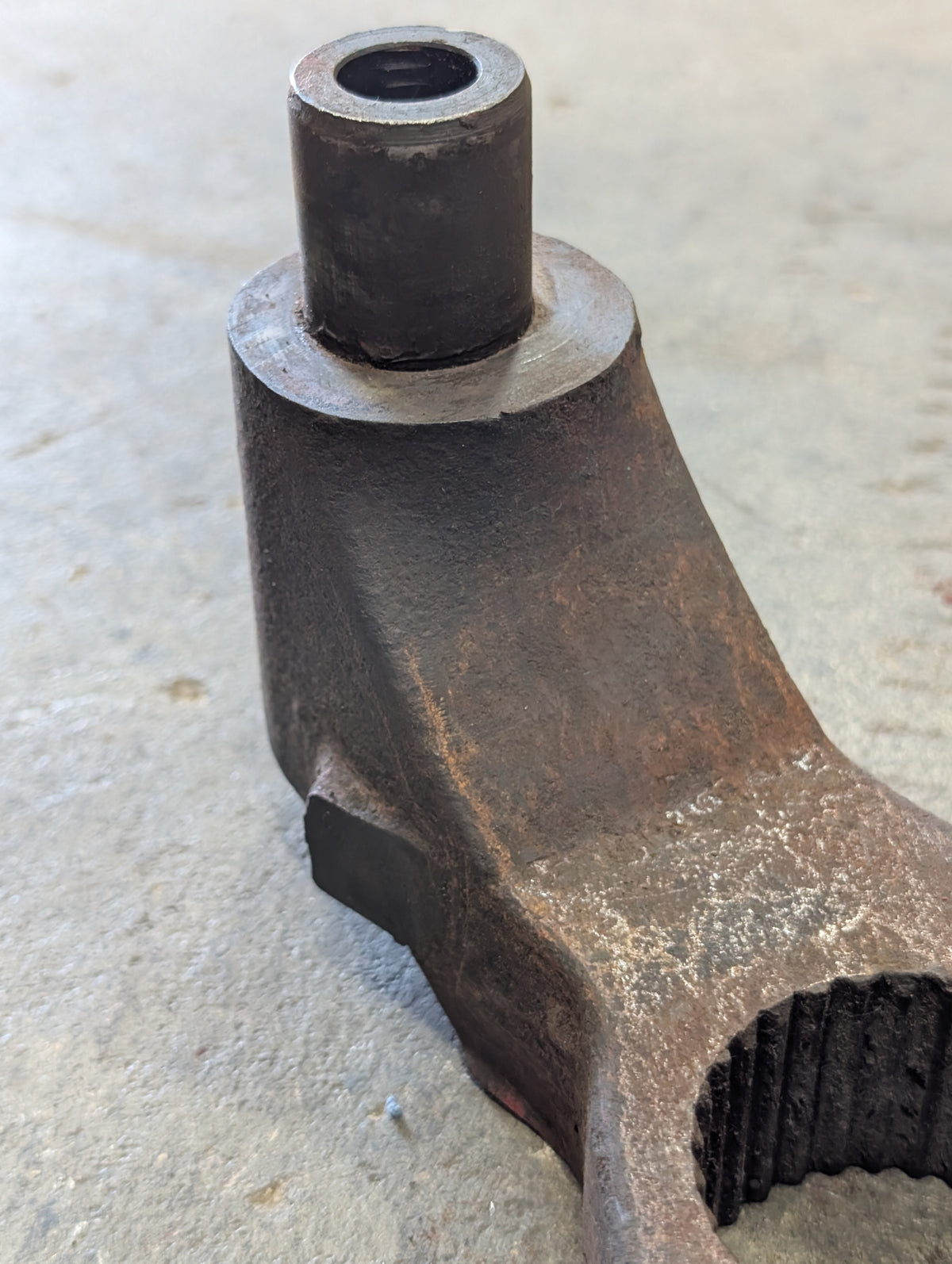 Torsion Bar Bracket IH International 401362R3 392086R31 USED