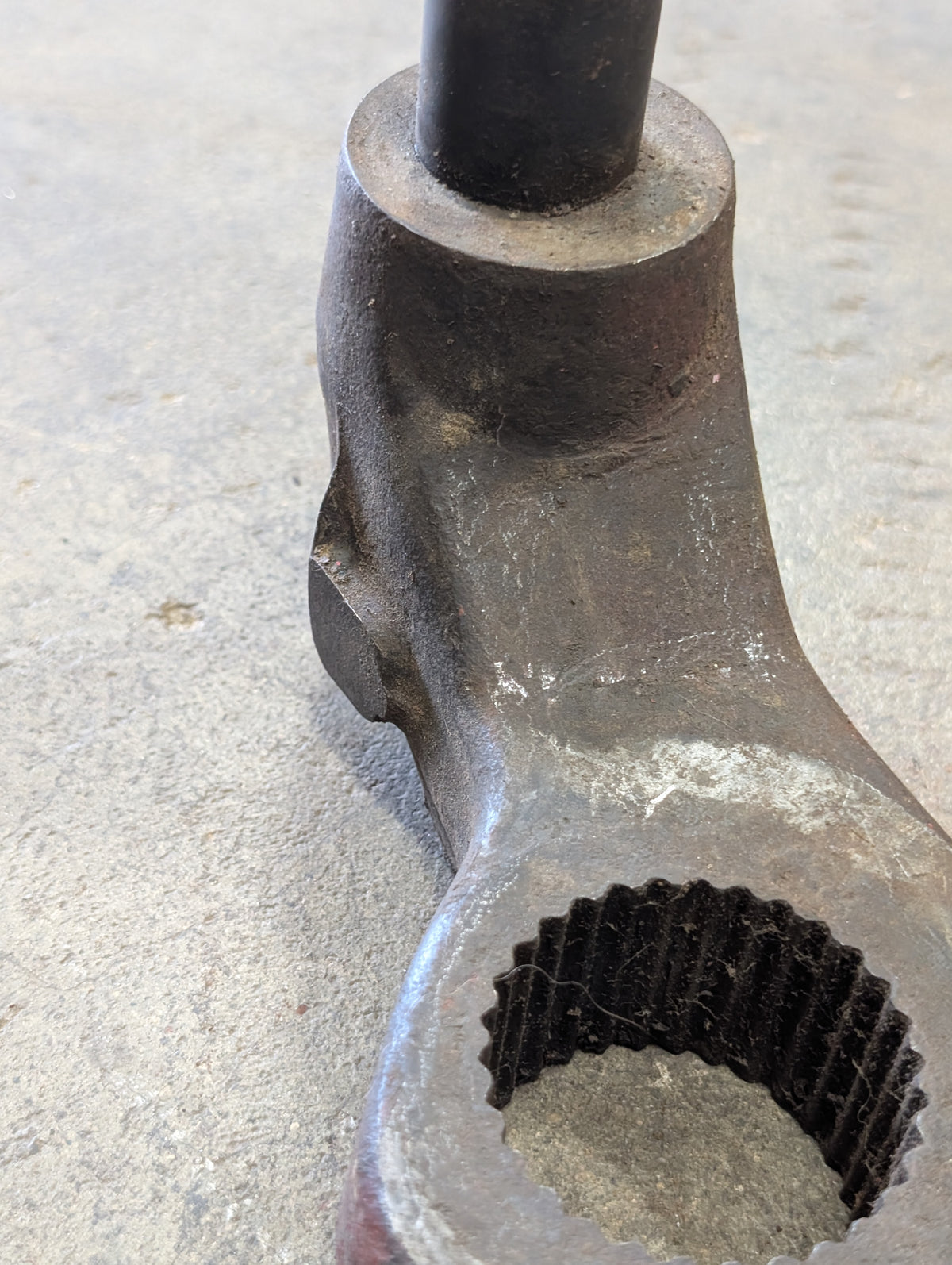Torsion Bar Bracket IH International 401362R3 392086R31 USED
