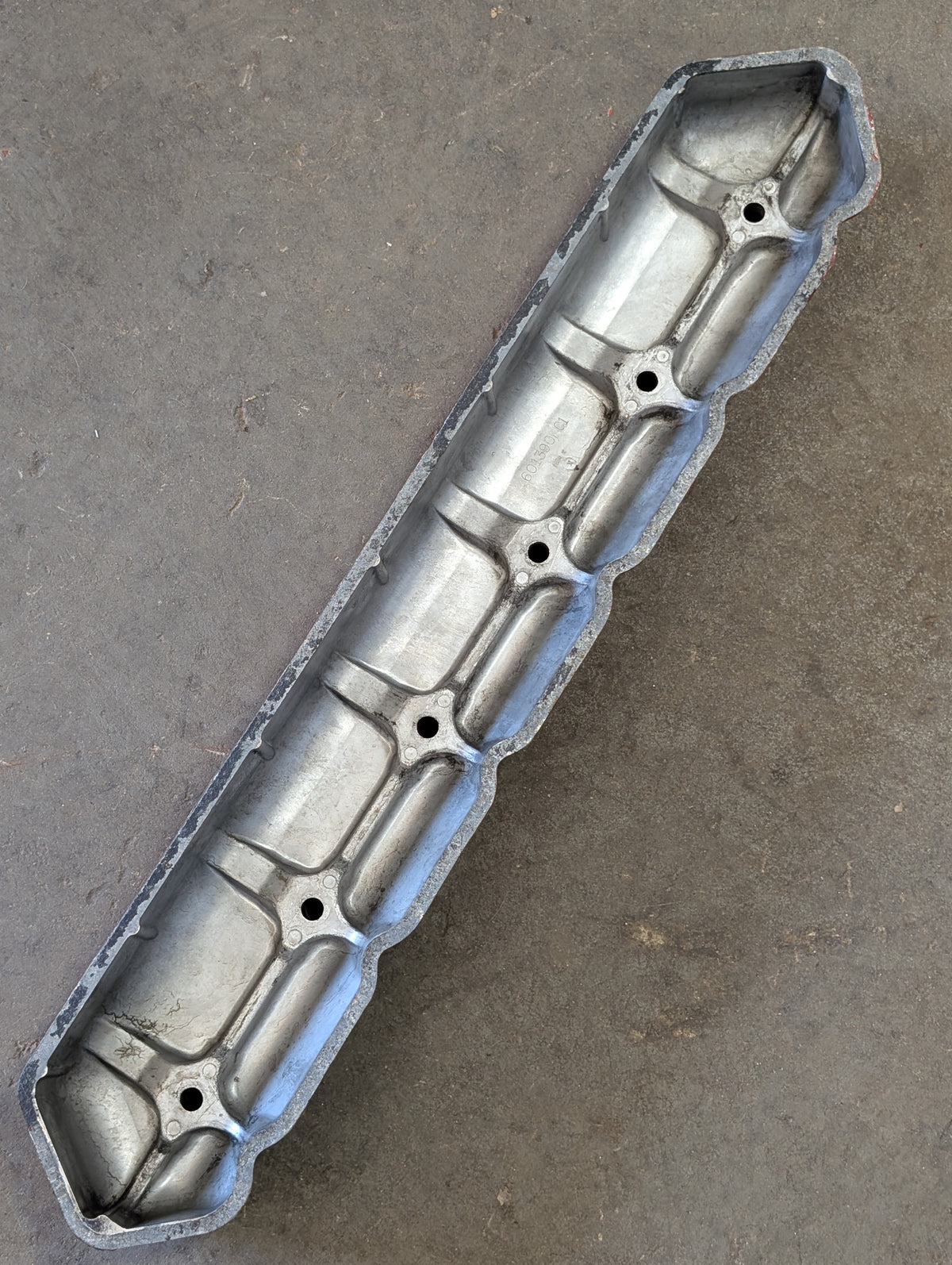 Valve Cover IH International 601390C2 328679R2 USED