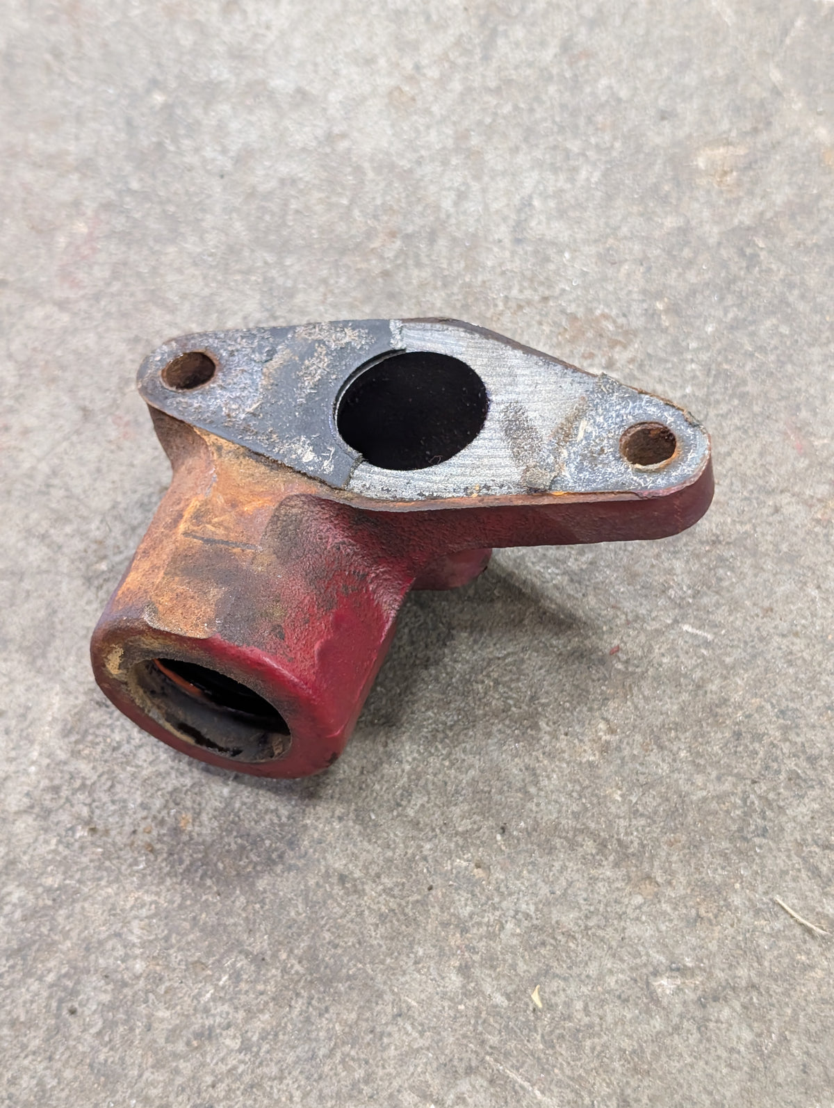 Engine Oil Elbow IH International 607262C1 USED