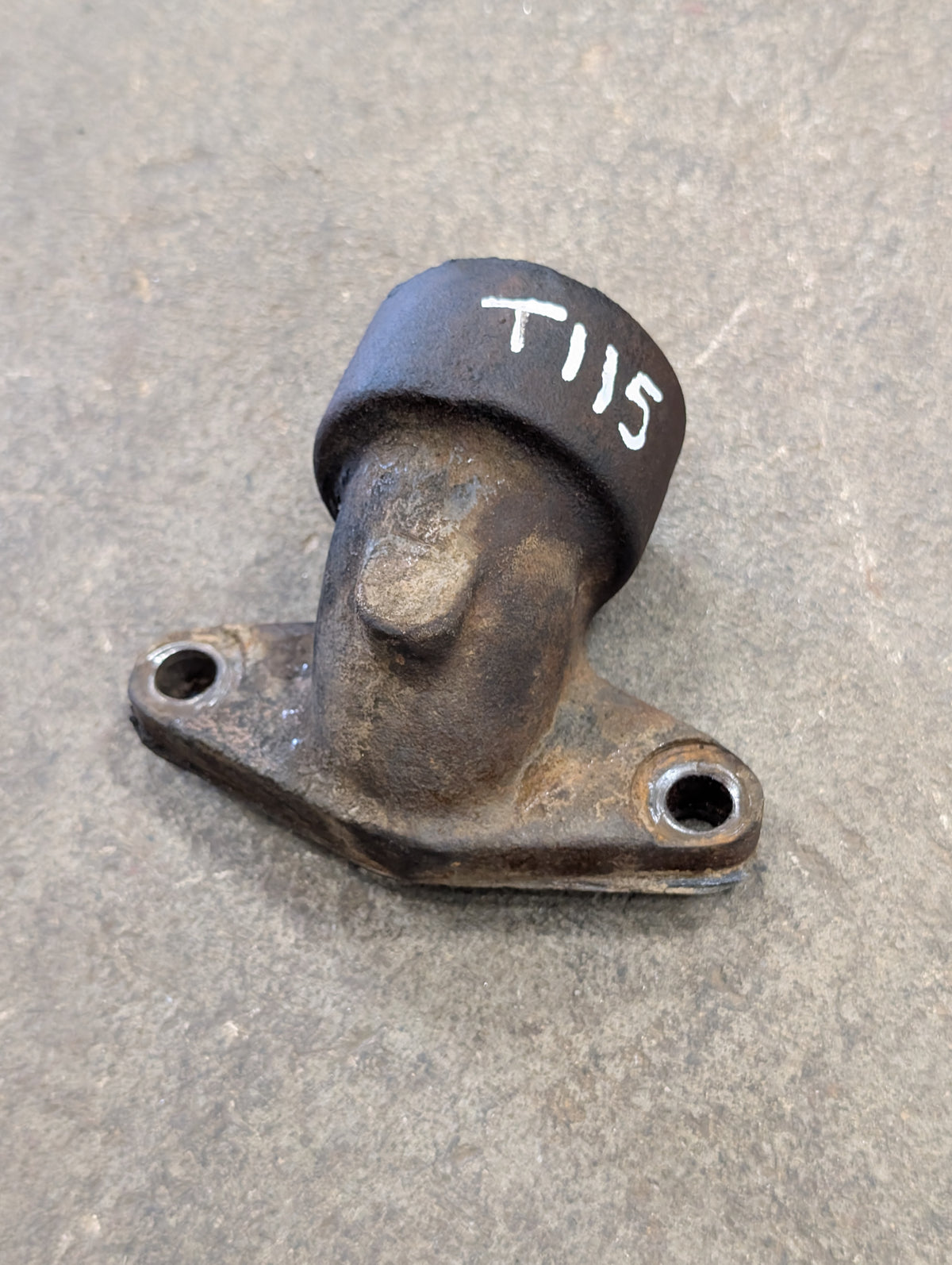 Engine Oil Elbow IH International 332554R1 USED