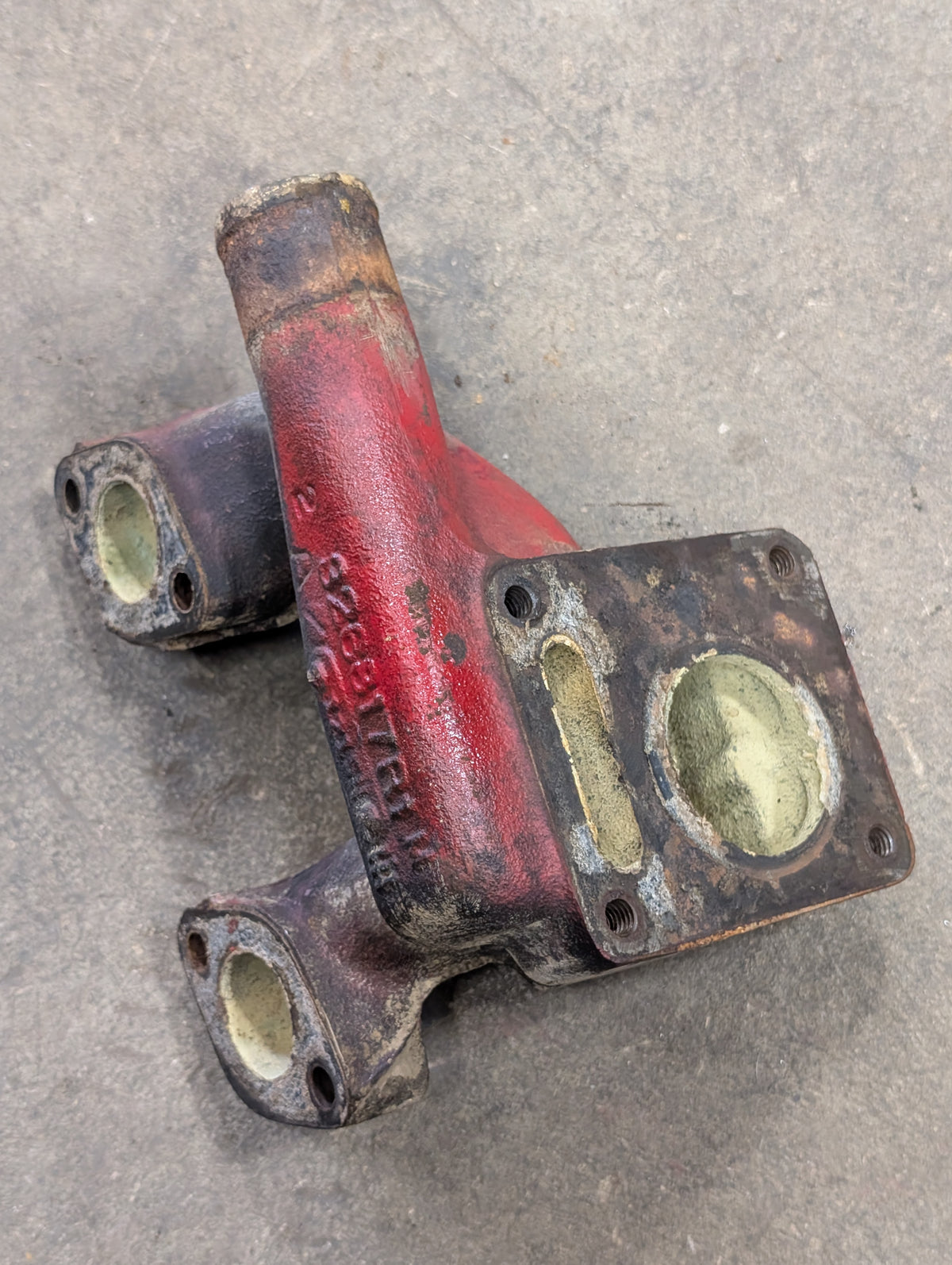 Thermostat Mounting Elbow IH International 601549C11 326817R1 USED