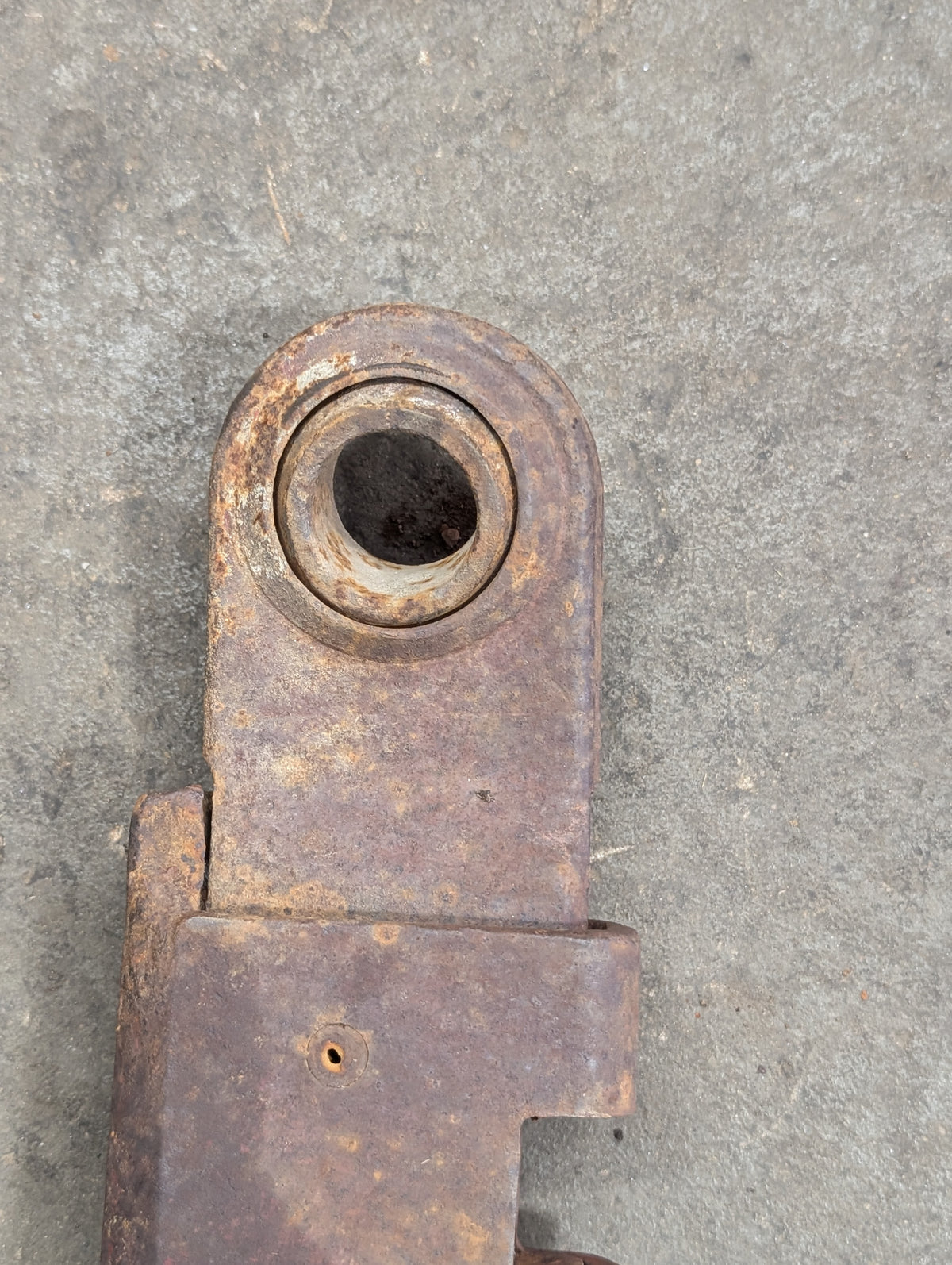 Cat 2 Left Lower Link Hitch Arm IH International 398251R92 398371R11 USED