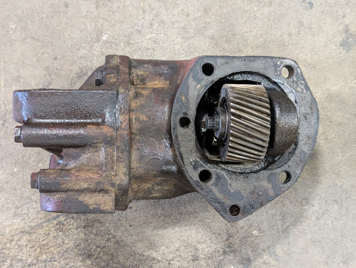 Oil Pump IH International 601243C92 332521R1 USED
