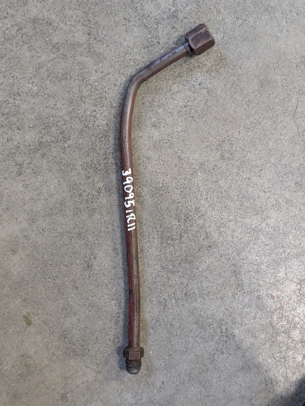 Rear Pilot Valve Power Steering Line IH International 390951R11 USED