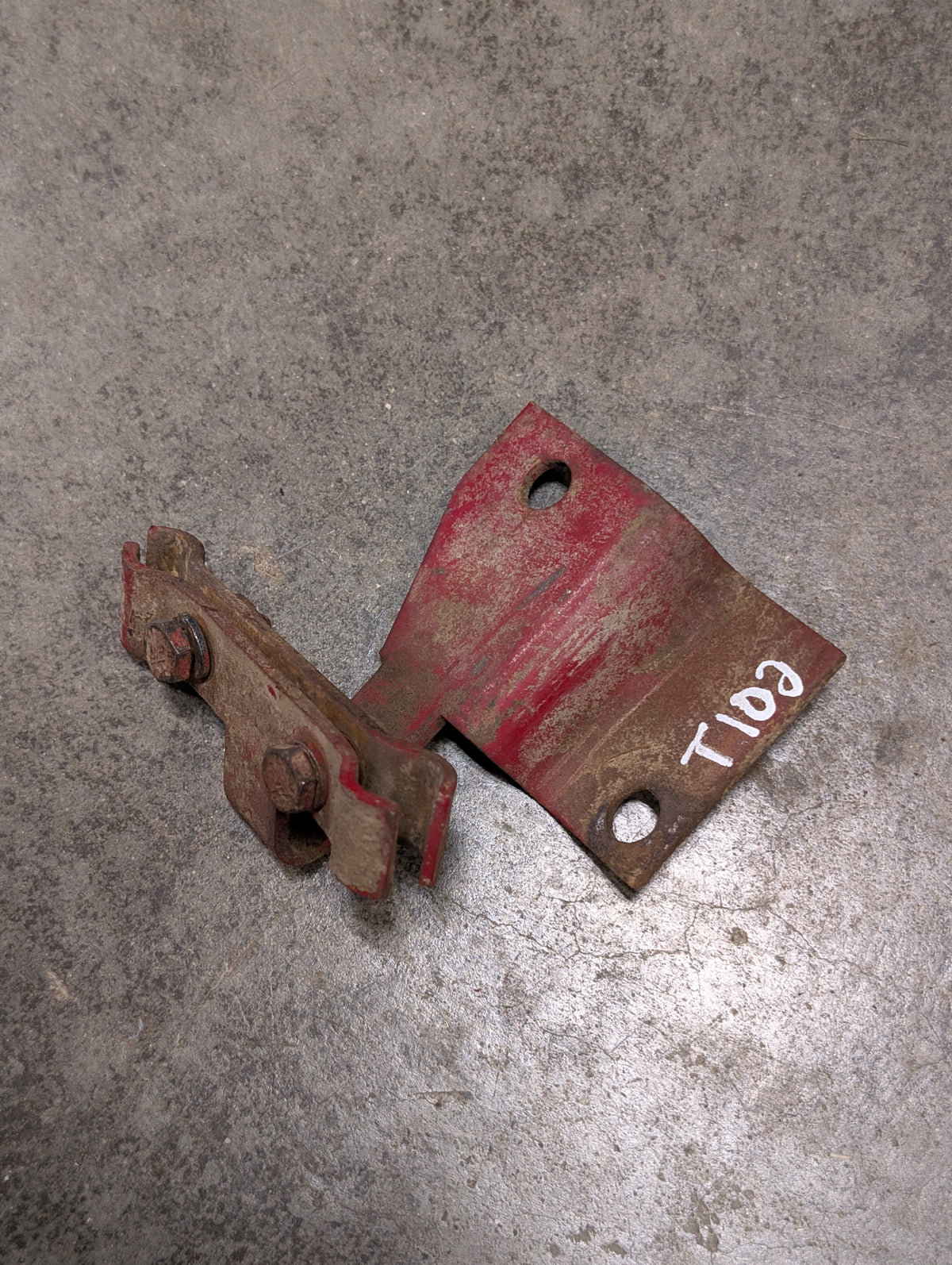 Power Steering Line Support IH International 537846R1 USED