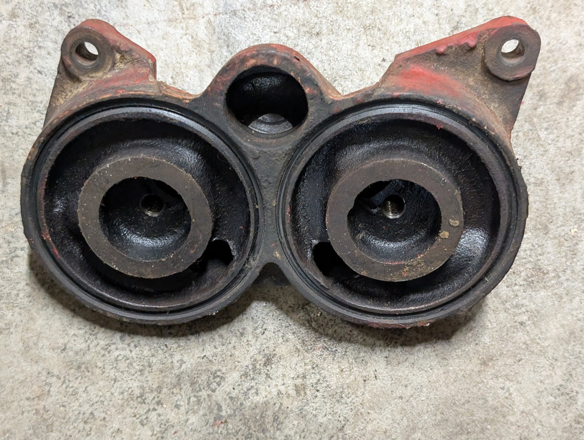 Oil Filter Base IH International 332390R1 607266C11 USED