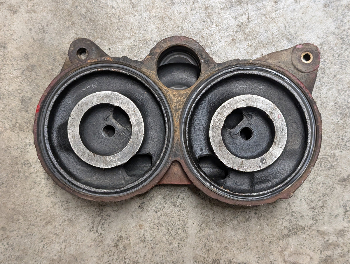 Oil Filter Base IH International 332390R1 607266C11 USED
