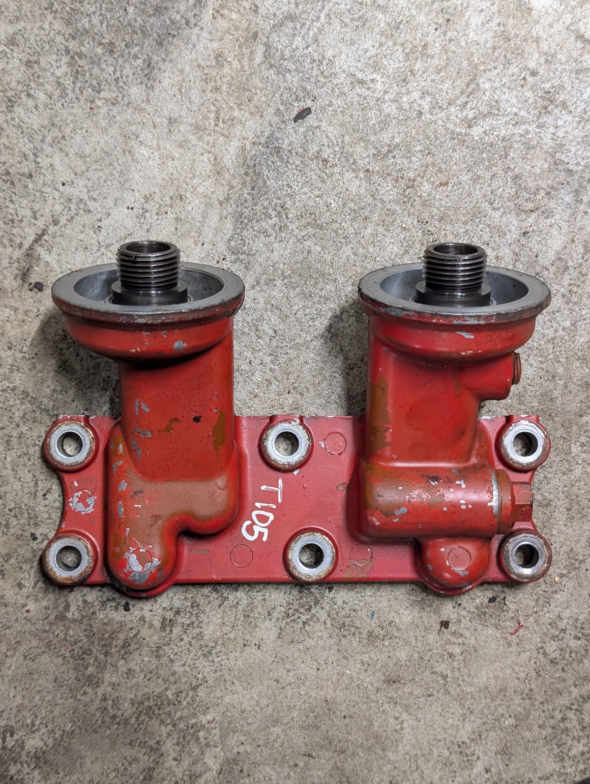 Oil Filter Base IH International 675358C1 USED