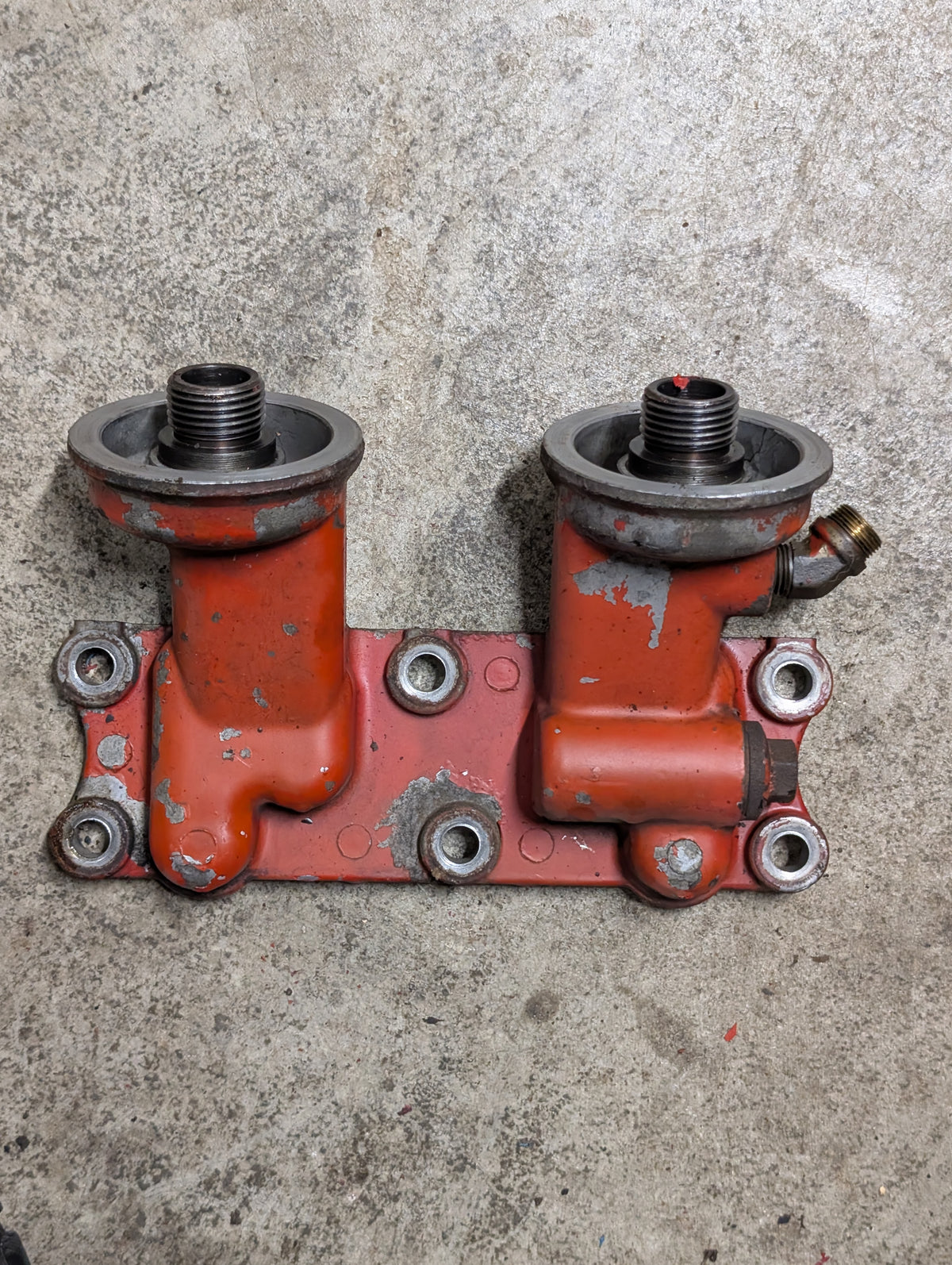 Oil Filter Base IH International 675358C1 USED